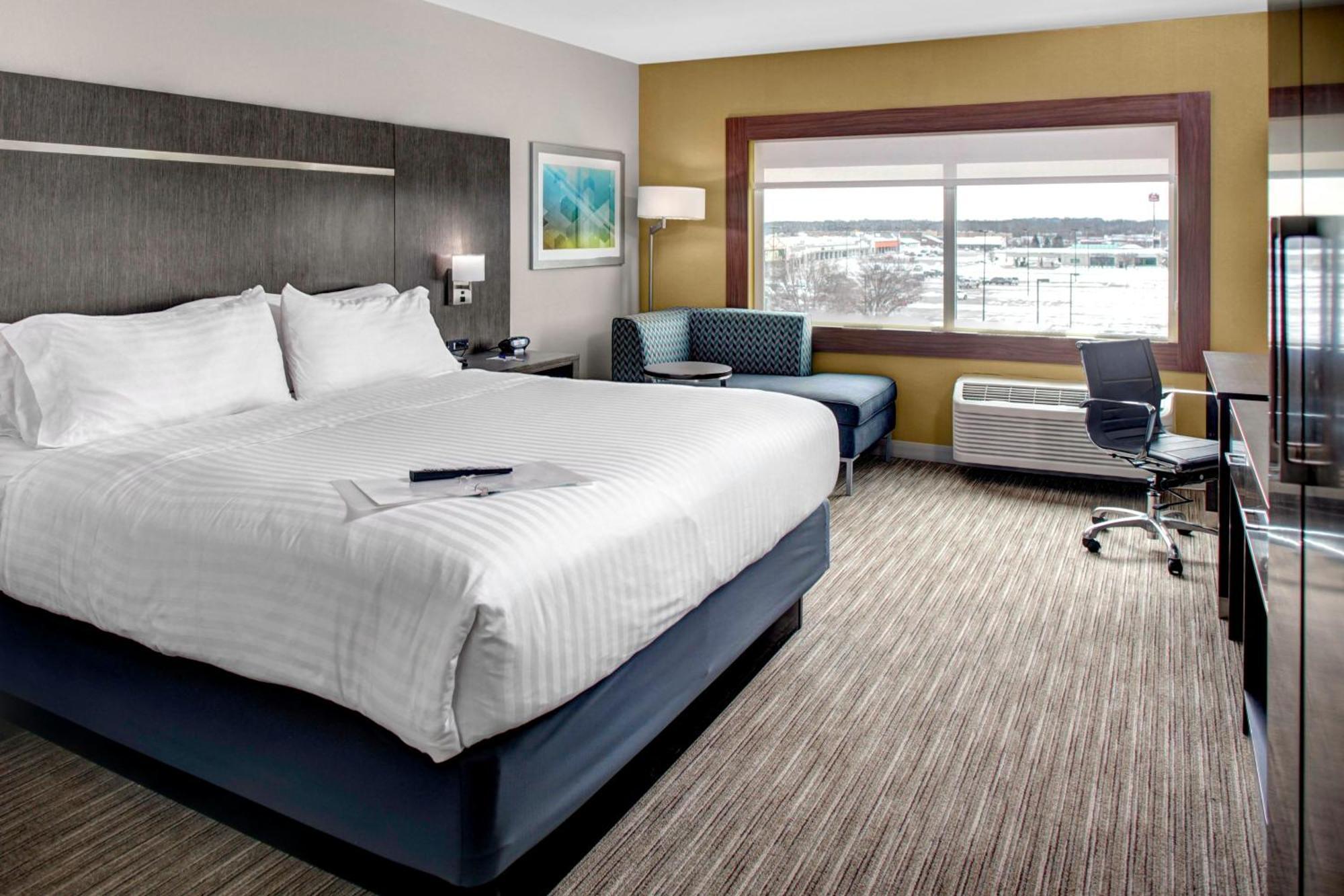 King Room - Mobility Access/Hearing Accessible